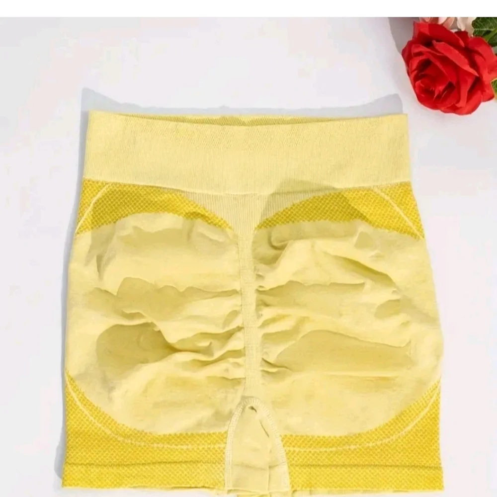 NWT Yellow Women's Sz. XL Yoga Gym‎ Scrunch Butt Lifting Shorts With High Waist